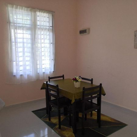 Ummi'S Homestay Besut Kampung Kuala Besut Ngoại thất bức ảnh