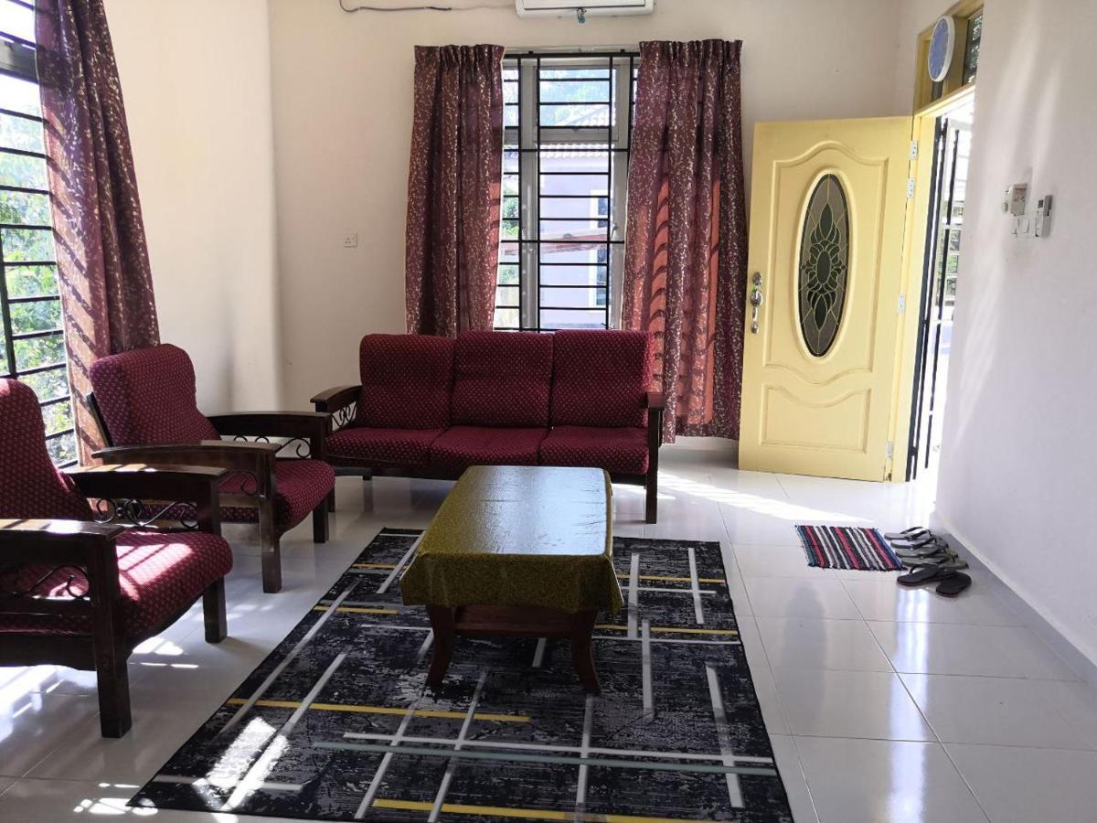 Ummi'S Homestay Besut Kampung Kuala Besut Ngoại thất bức ảnh